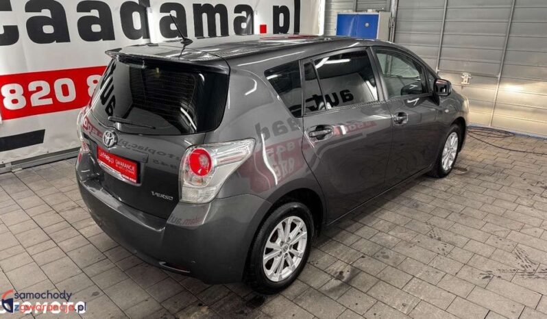 Toyota Verso full