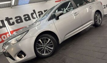 Toyota Avensis full
