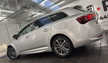 Toyota Avensis full