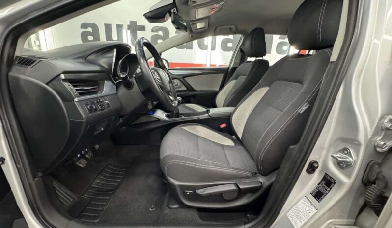 Toyota Avensis full