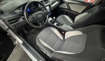 Toyota Avensis full