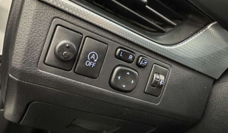 Toyota Avensis full