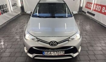 Toyota Avensis full