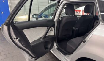 Toyota Avensis full
