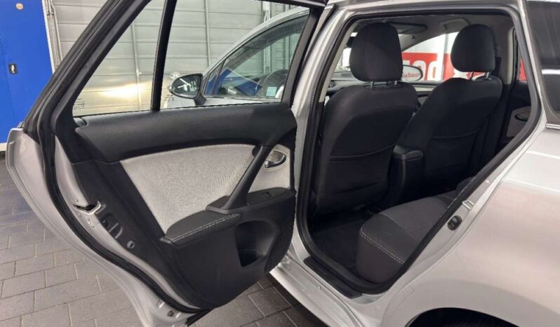 Toyota Avensis full