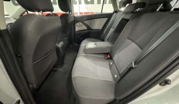 Toyota Avensis full