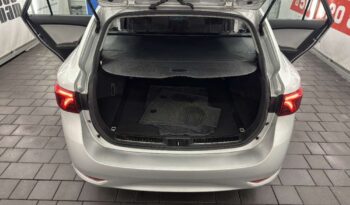 Toyota Avensis full