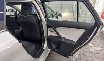 Toyota Avensis full