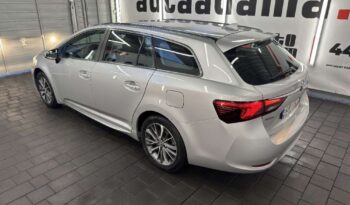 Toyota Avensis full