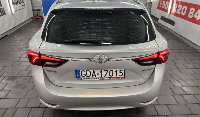 Toyota Avensis full