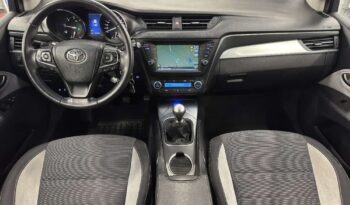 Toyota Avensis full