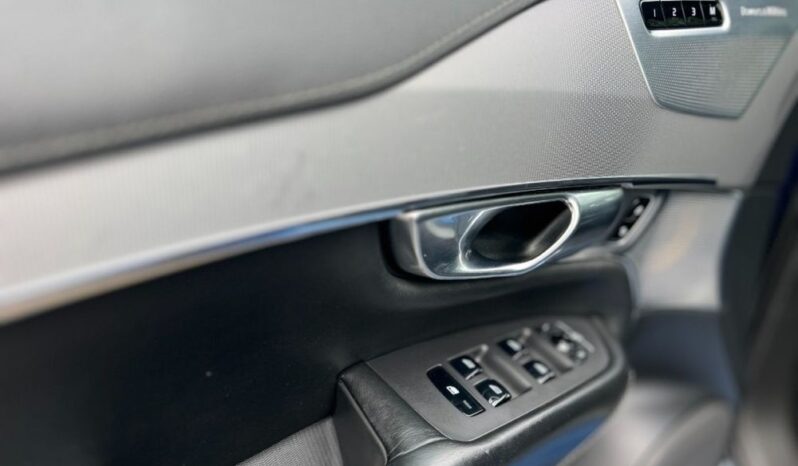 Volvo XC 90 D5 SCR AWD R-Design full