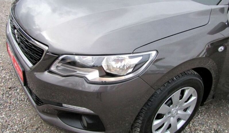Peugeot 301 full