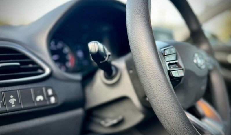 Hyundai i30 full