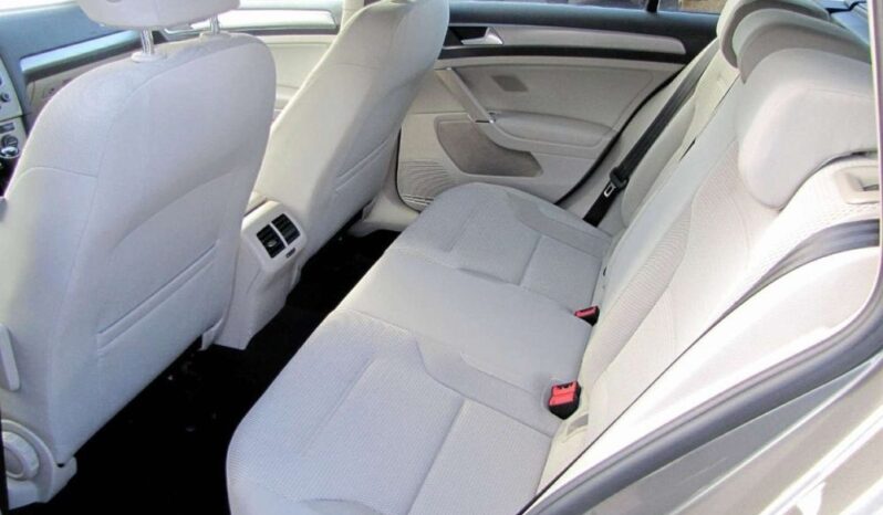 Volkswagen Golf full