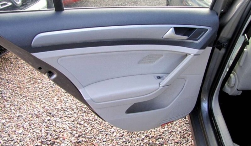 Volkswagen Golf full