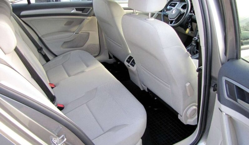 Volkswagen Golf full