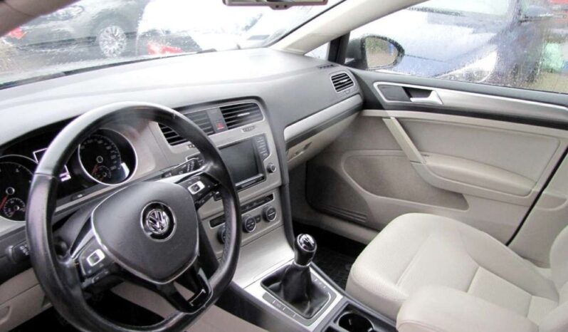 Volkswagen Golf full