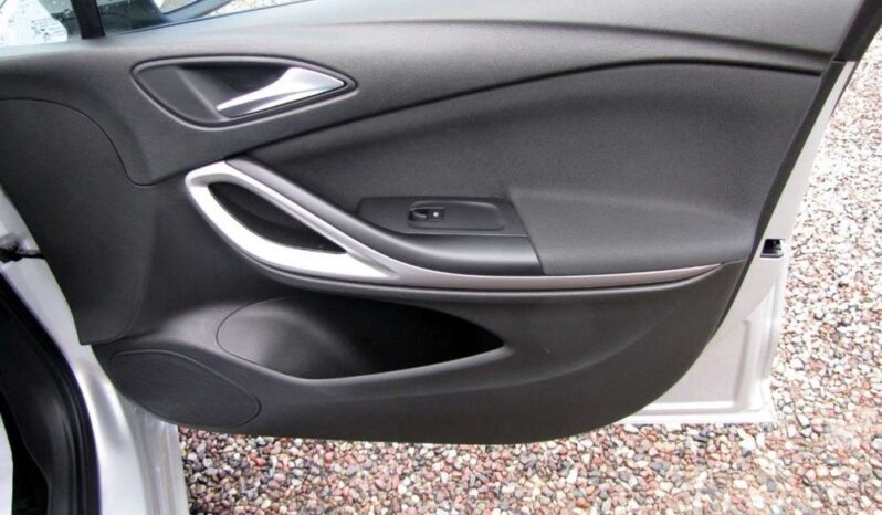Opel Astra full