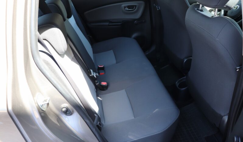 TOYOTA YARIS 1.5 BENZYNA, NISKI PRZEBIEG, 1 WŁAŚCICIEL, SALON POLSKA full