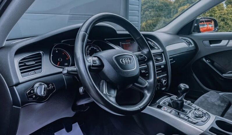 Audi A4 Avant 2.0 TDI DPF S line Sportpaket full