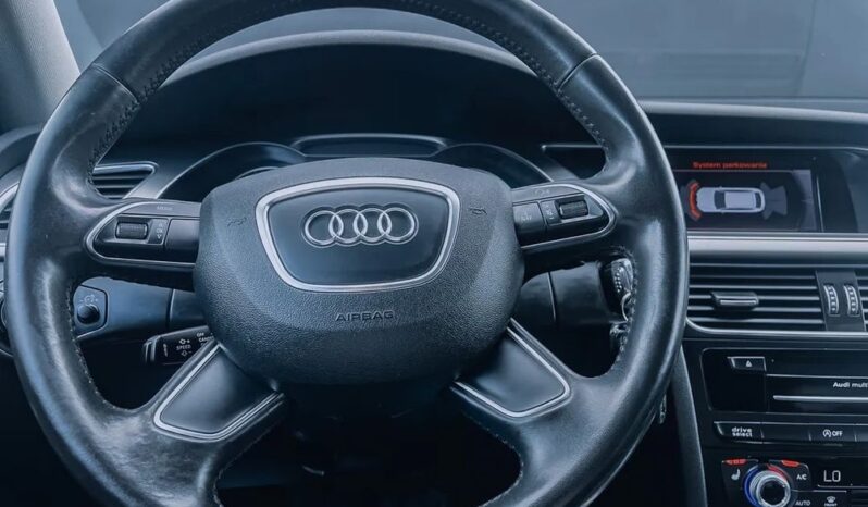 Audi A4 Avant 2.0 TDI DPF S line Sportpaket full