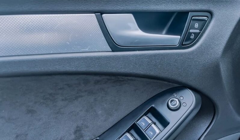 Audi A4 Avant 2.0 TDI DPF S line Sportpaket full