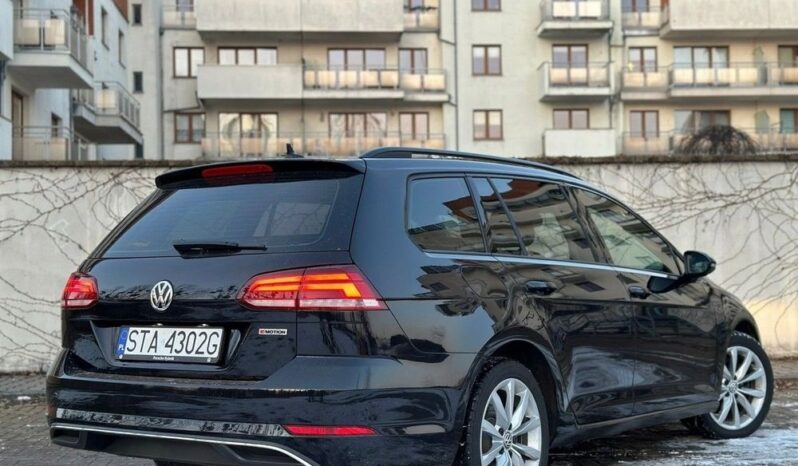 Volkswagen Golf full