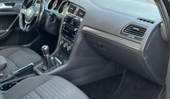Volkswagen Golf full