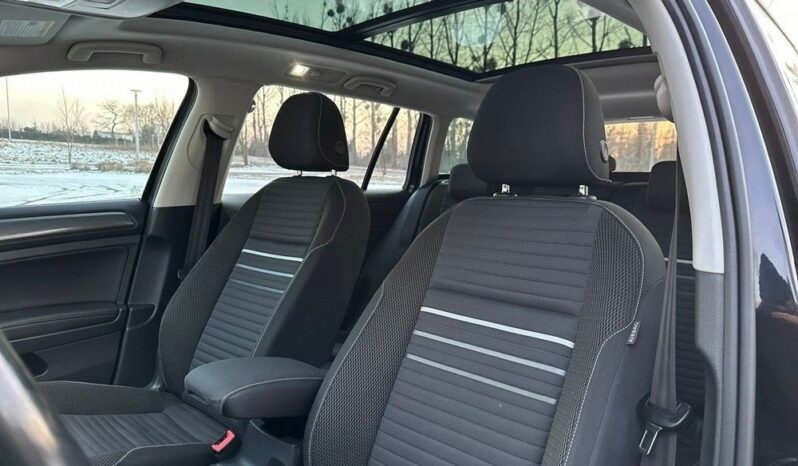 Volkswagen Golf full