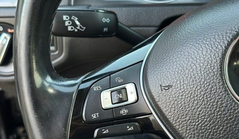Volkswagen Golf full