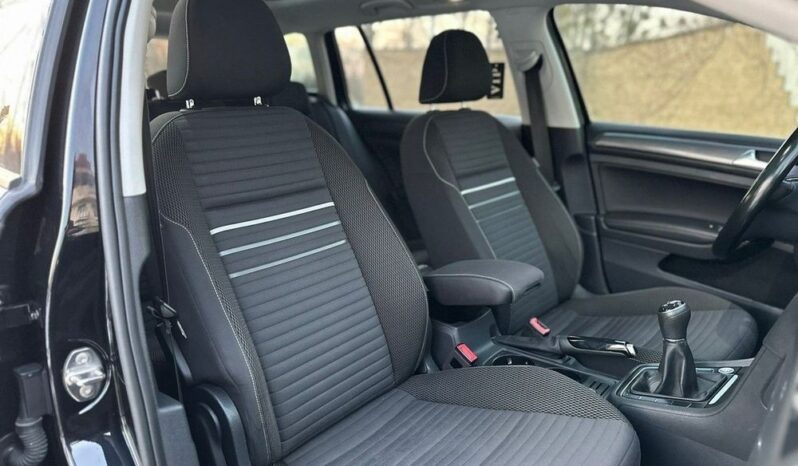 Volkswagen Golf full