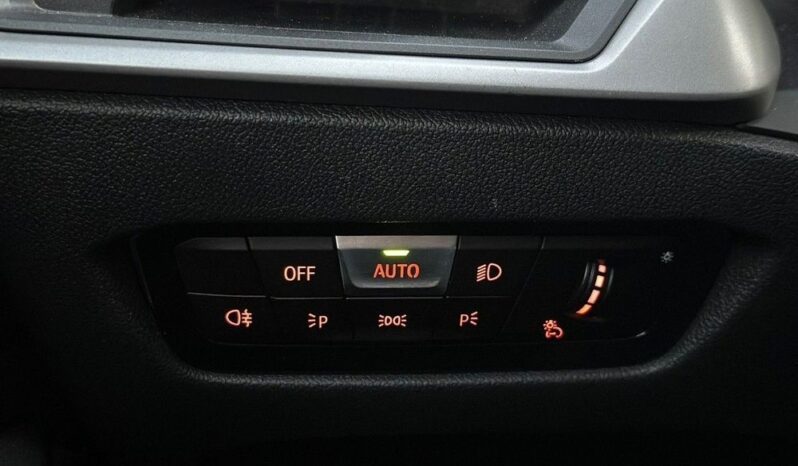 BMW Seria 3 318d Sport Line full