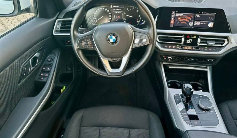 BMW Seria 3 318d Sport Line full
