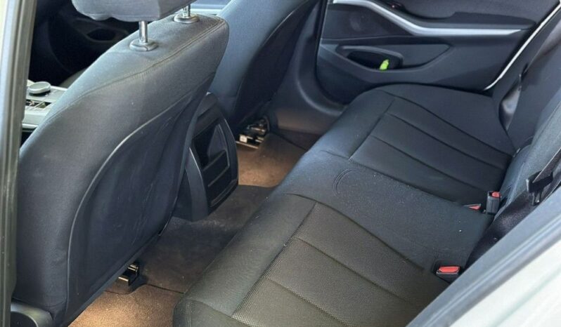 BMW Seria 3 318d Sport Line full