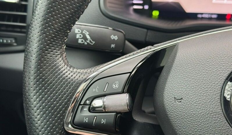 Skoda Karoq 1.5 TSI Sportline full