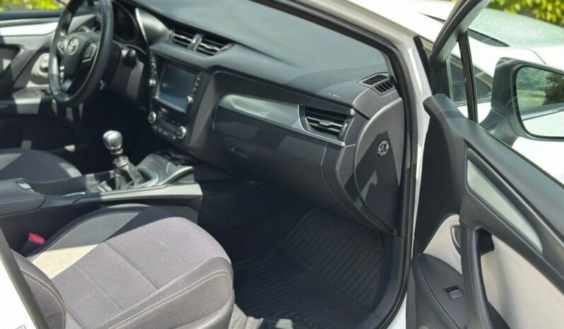 Toyota Avensis Touring Sports 1.8 Edition S+ full