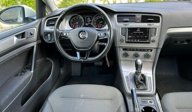 Volkswagen Golf full