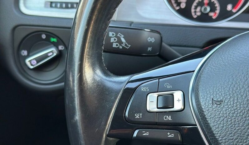 Volkswagen Golf full