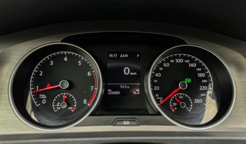 Volkswagen Golf full
