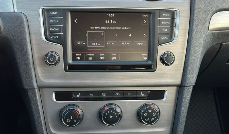 Volkswagen Golf full