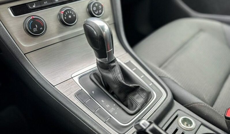 Volkswagen Golf full