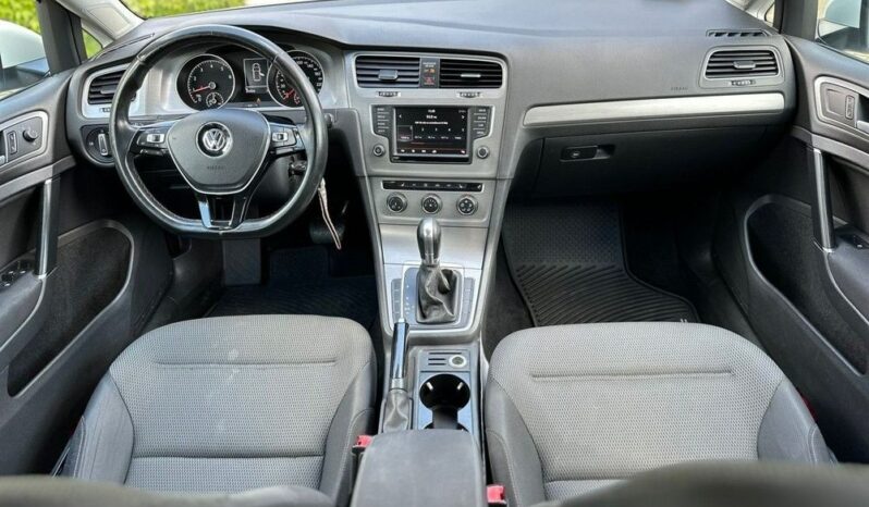 Volkswagen Golf full