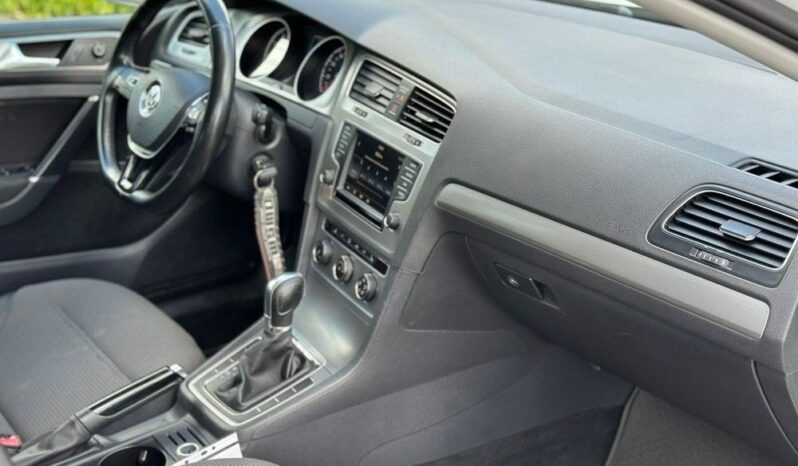 Volkswagen Golf full