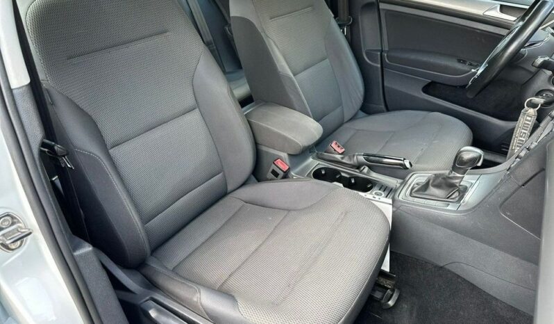 Volkswagen Golf full
