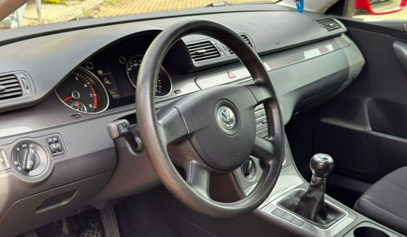 Volkswagen Passat full