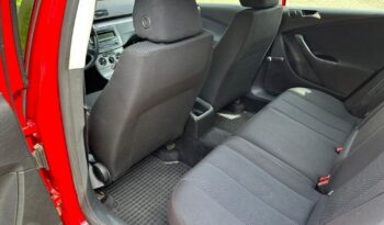 Volkswagen Passat full
