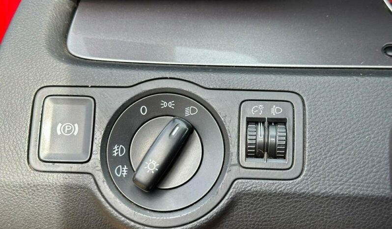 Volkswagen Passat full