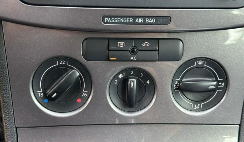 Volkswagen Passat full