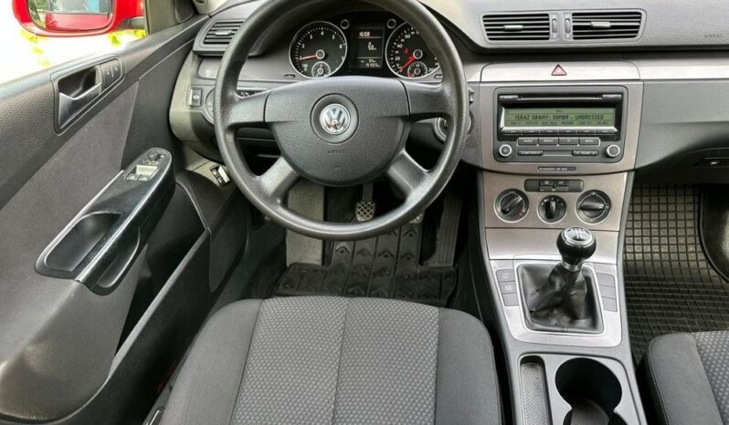 Volkswagen Passat full